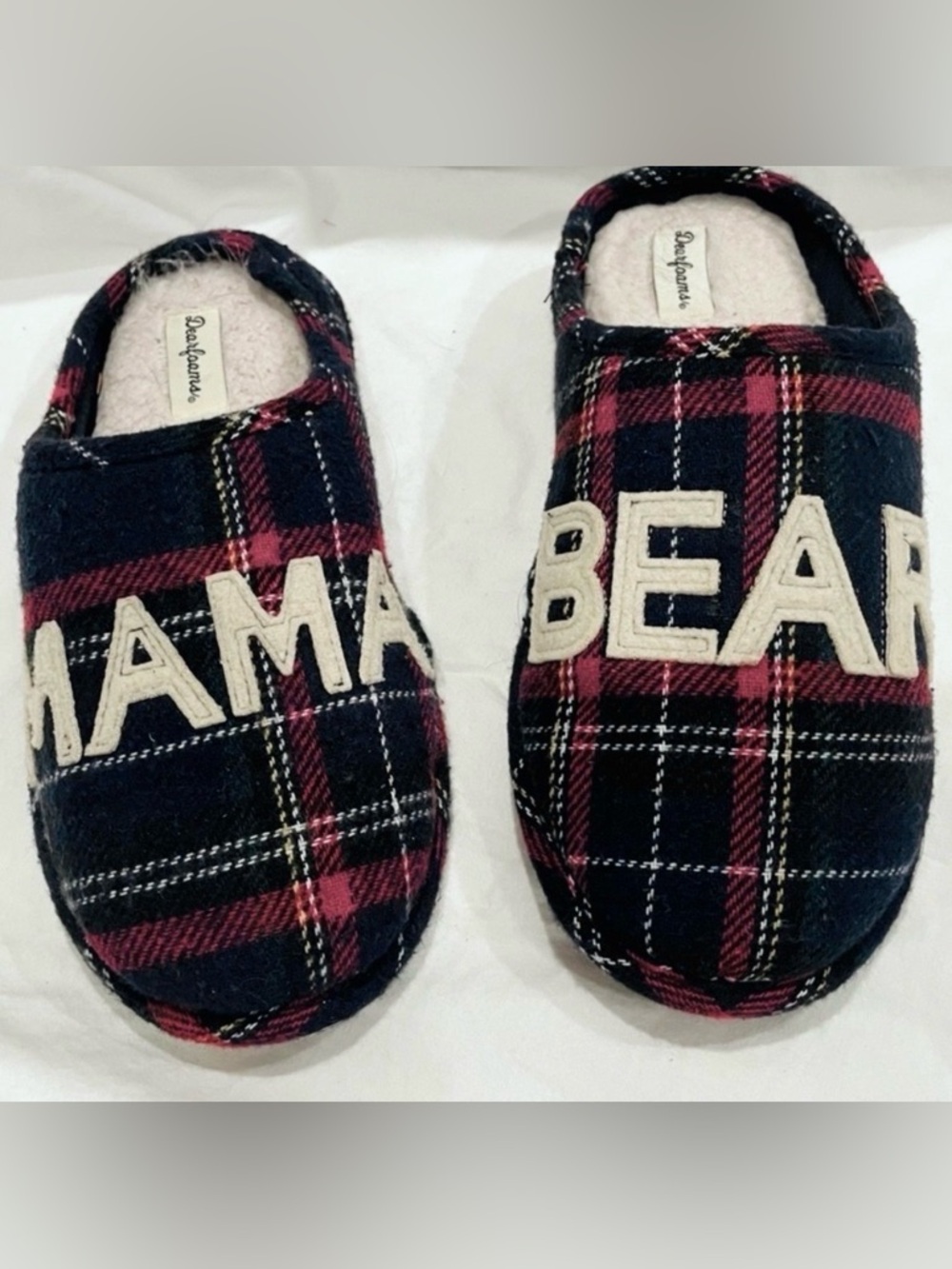🆓🥳BOGO Dearfoams Plaid “Mama Bear” Slippers | Sz Med 7-8 | GUC